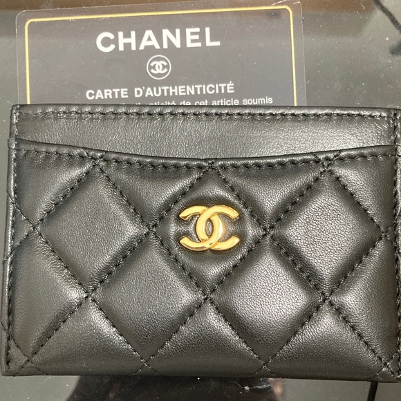 CHANEL Black Quilted Leather Card Holder with Gold Logo - Picture 1 of 5